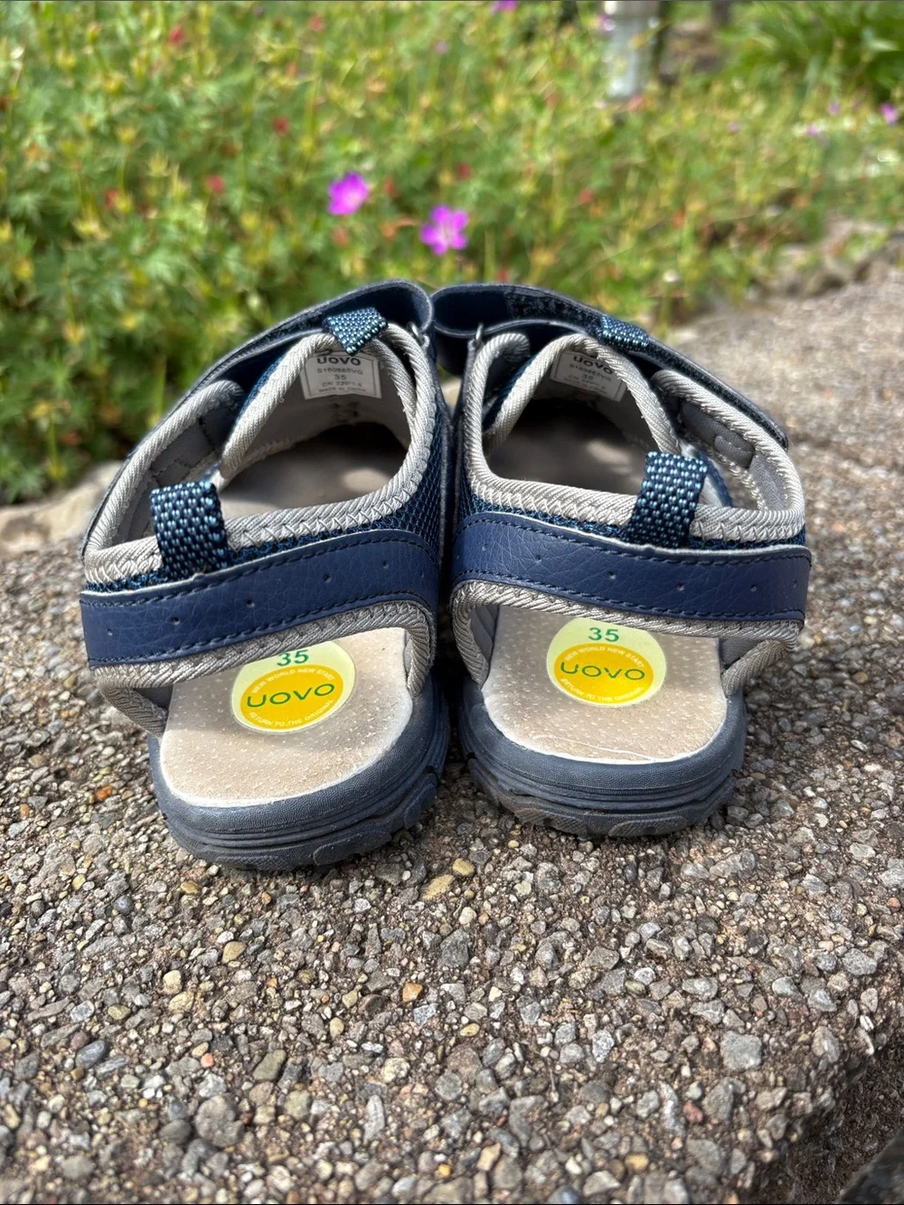 Uovo Blue & Gray Closed Toe Child Sandals Hiking Shoes size 35 ( Youth Size 3)